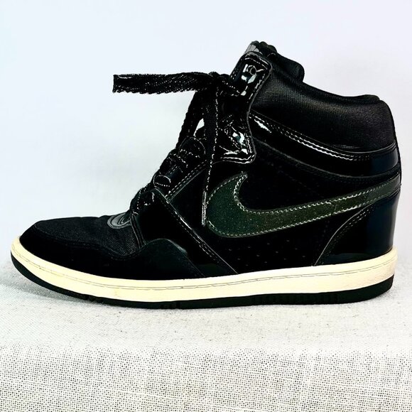 Nike Force High Top Sneakers Women’s Size 8 Black Glossy Classic Streetwear - Picture 1 of 16
